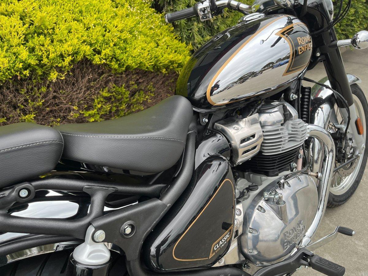 2026 ROYAL ENFIELD CLASSIC 650 ROAD
