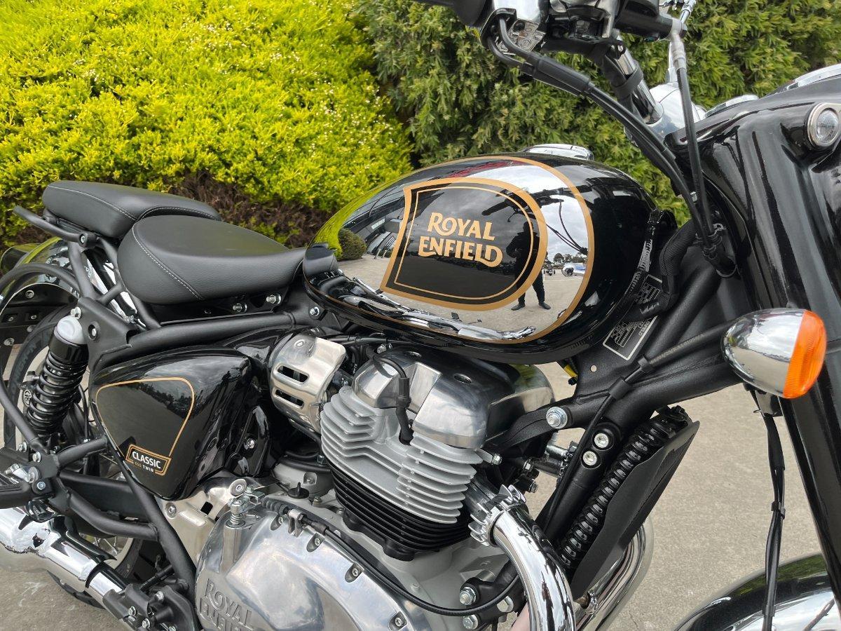 2026 ROYAL ENFIELD CLASSIC 650 ROAD