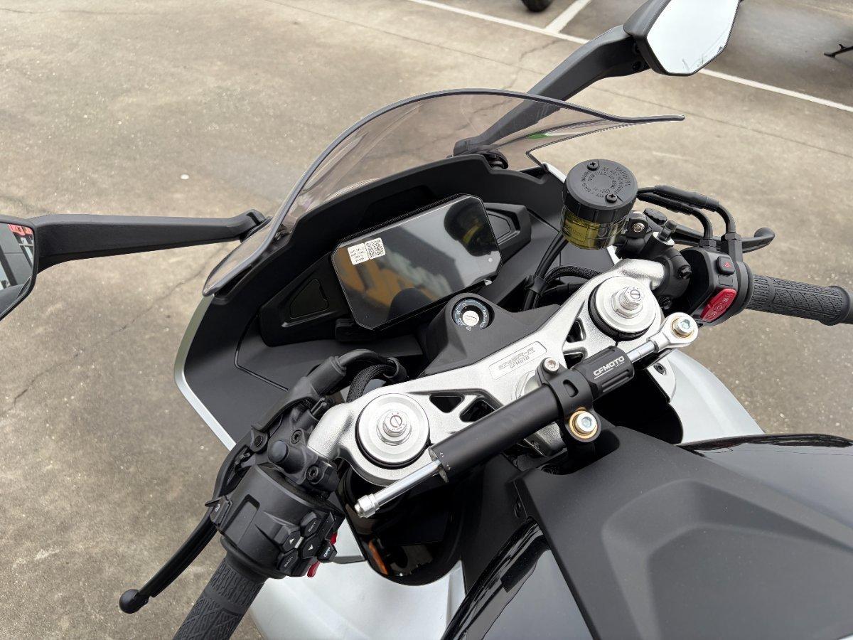 2025 CF MOTO 675 SR-R SPORTS