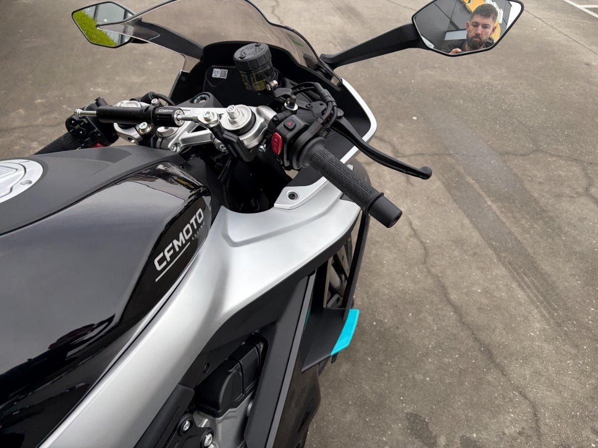 2025 CF MOTO 675 SR-R SPORTS