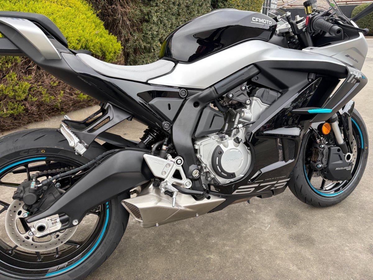 2025 CF MOTO 675 SR-R SPORTS