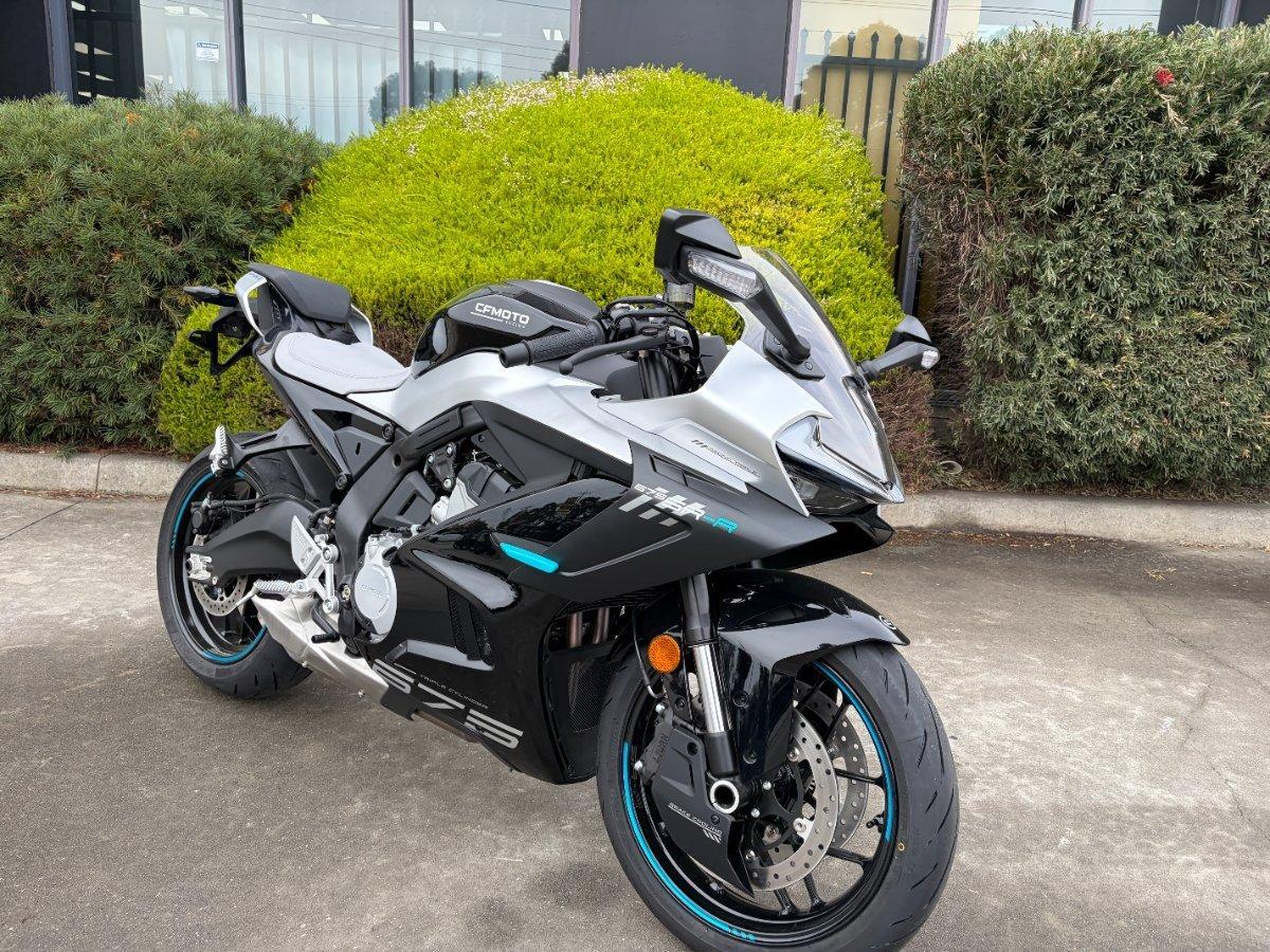 2025 CF MOTO 675 SR-R SPORTS