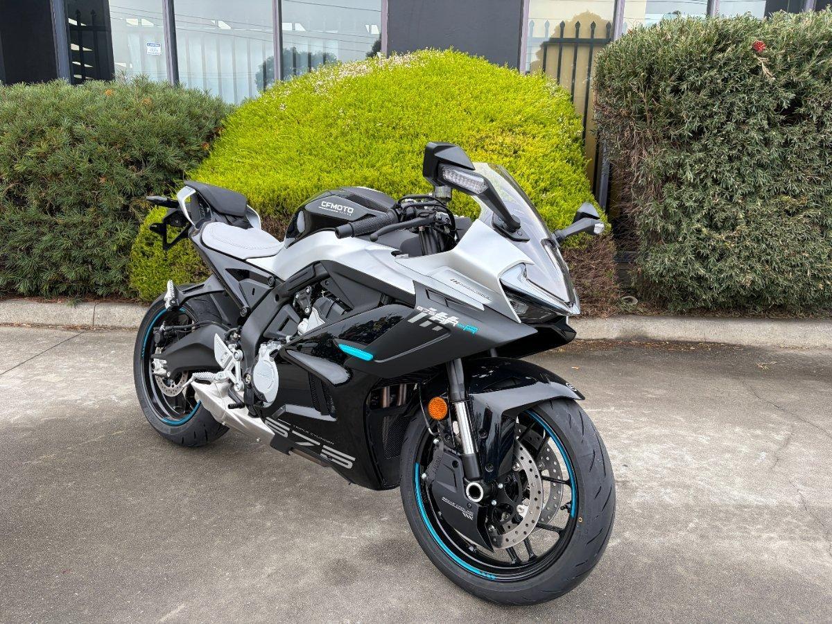 2025 CF MOTO 675 SR-R SPORTS