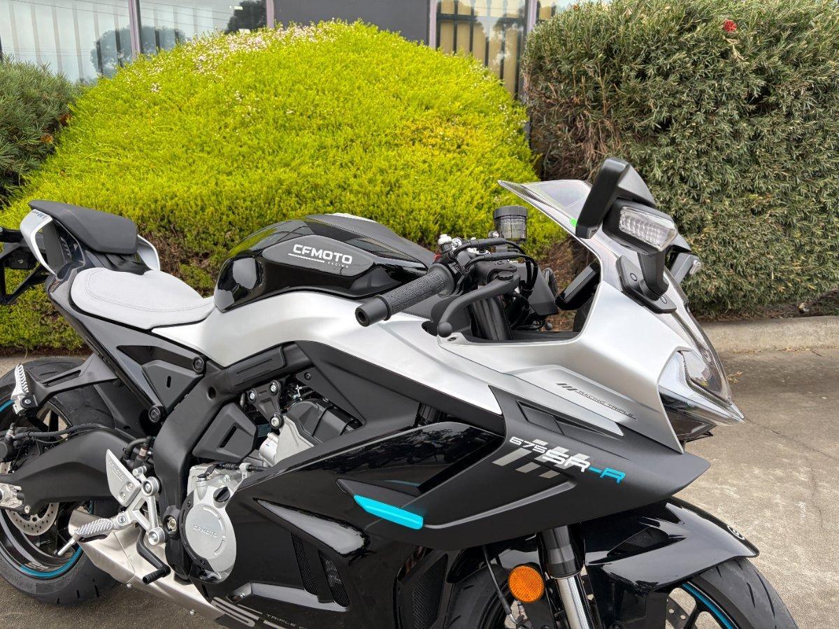 2025 CF MOTO 675 SR-R SPORTS