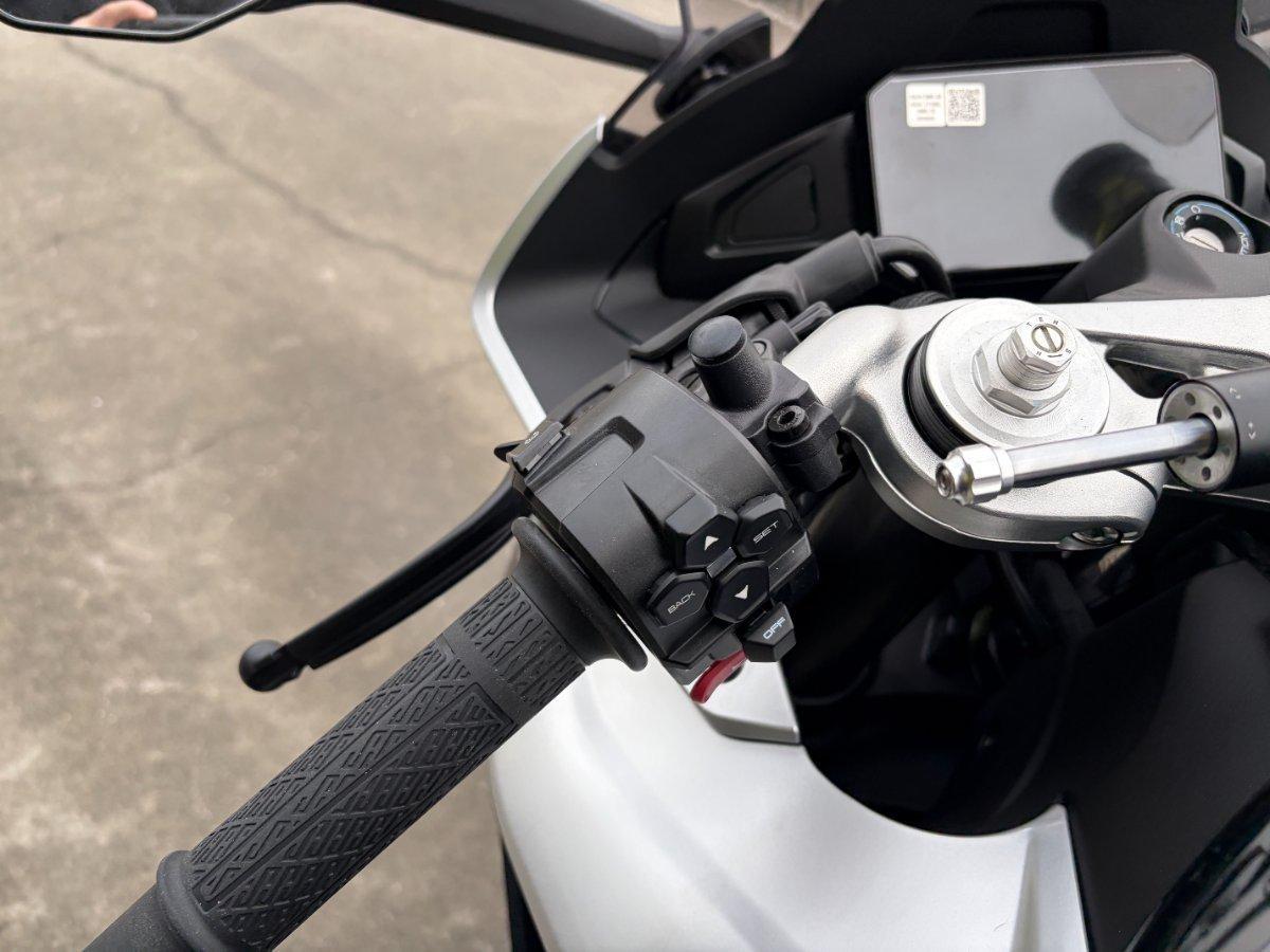 2025 CF MOTO 675 SR-R SPORTS