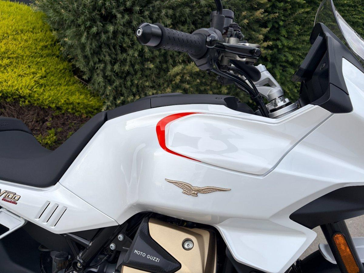 2023 MOTO GUZZI V100 MANDELLO ROAD