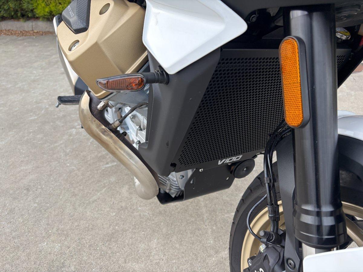 2023 MOTO GUZZI V100 MANDELLO ROAD