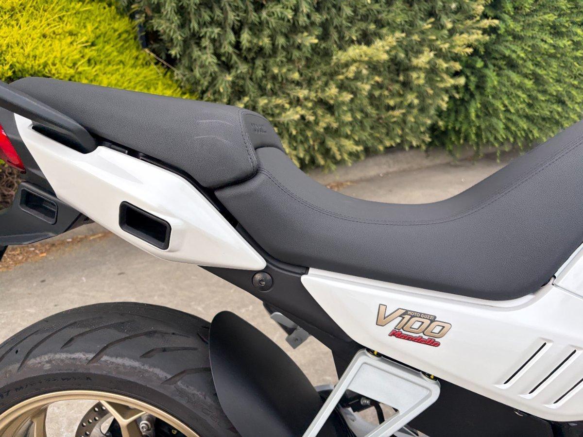 2023 MOTO GUZZI V100 MANDELLO ROAD