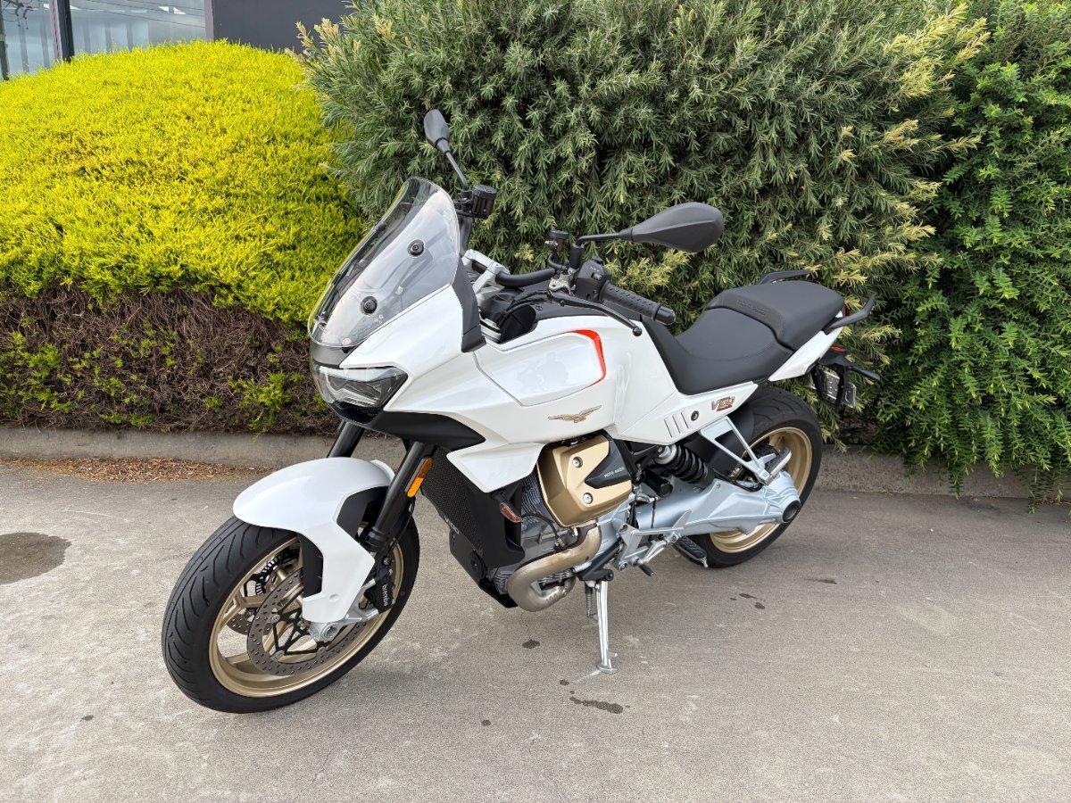 2023 MOTO GUZZI V100 MANDELLO ROAD