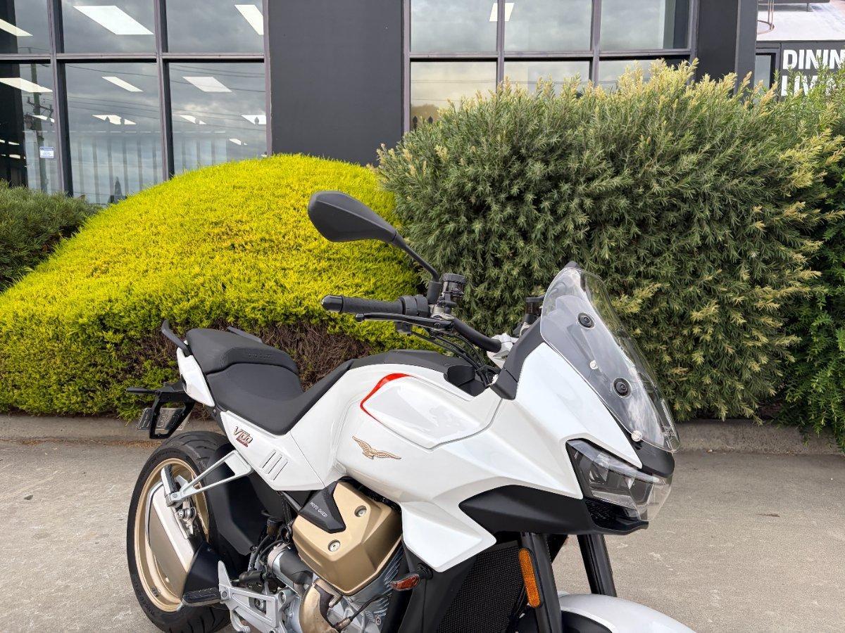 2023 MOTO GUZZI V100 MANDELLO ROAD