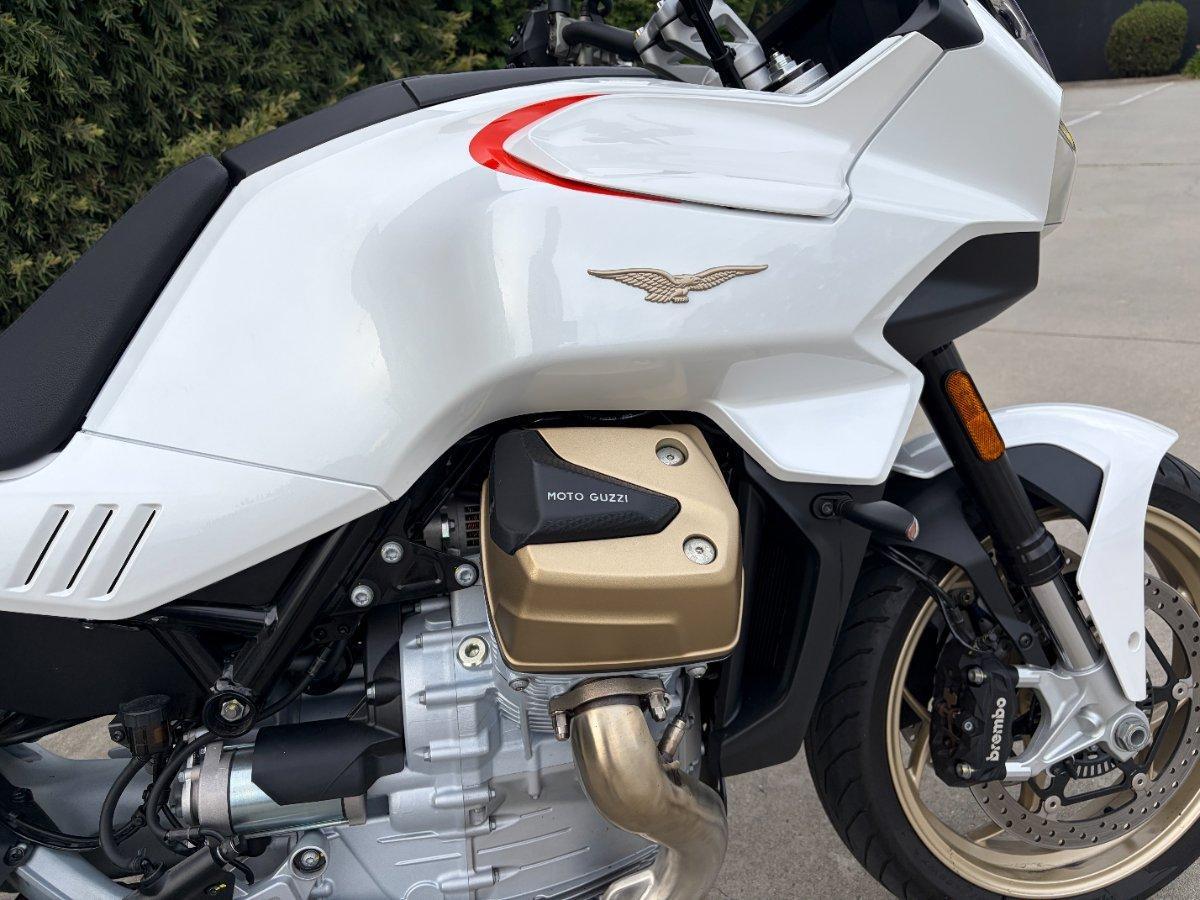 2023 MOTO GUZZI V100 MANDELLO ROAD