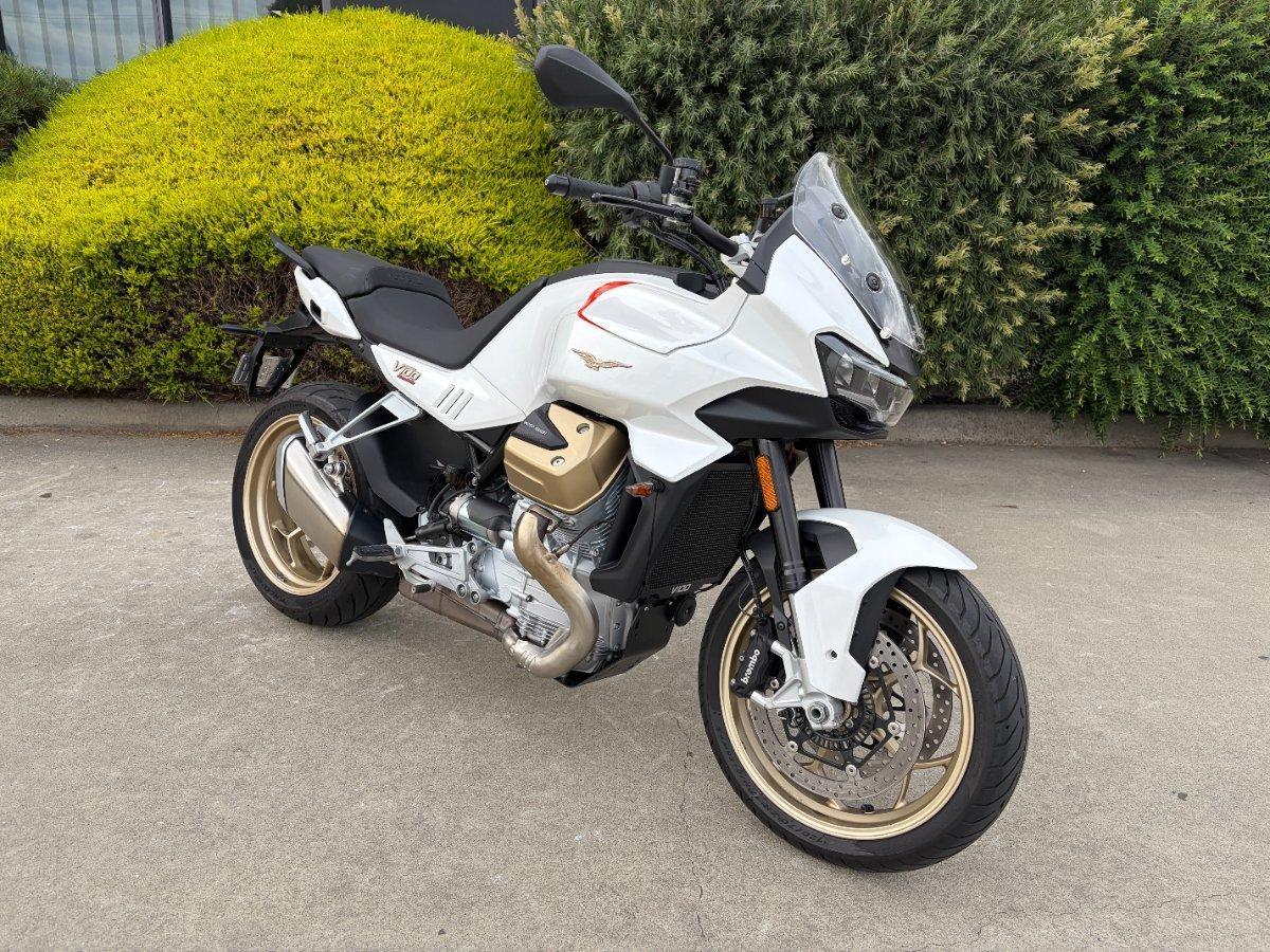 2023 MOTO GUZZI V100 MANDELLO ROAD