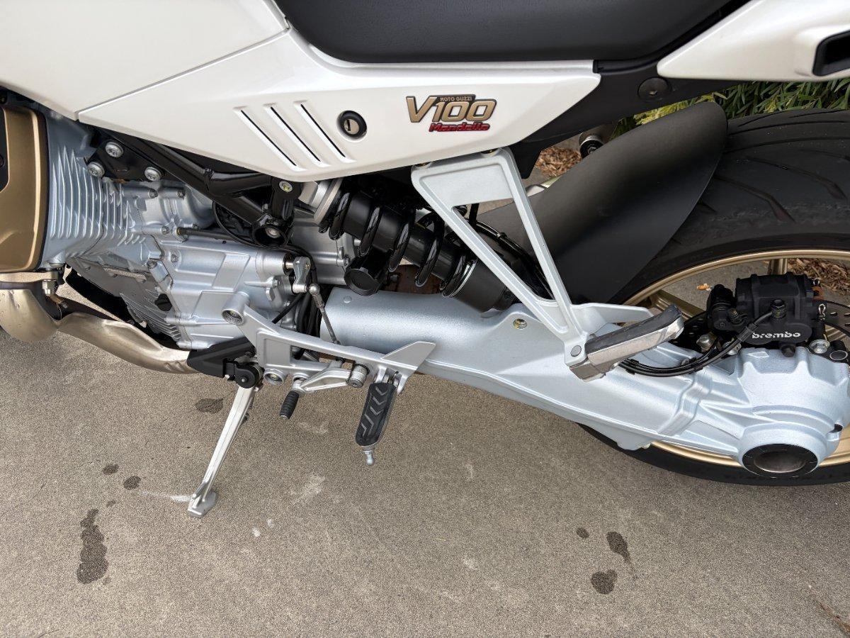 2023 MOTO GUZZI V100 MANDELLO ROAD