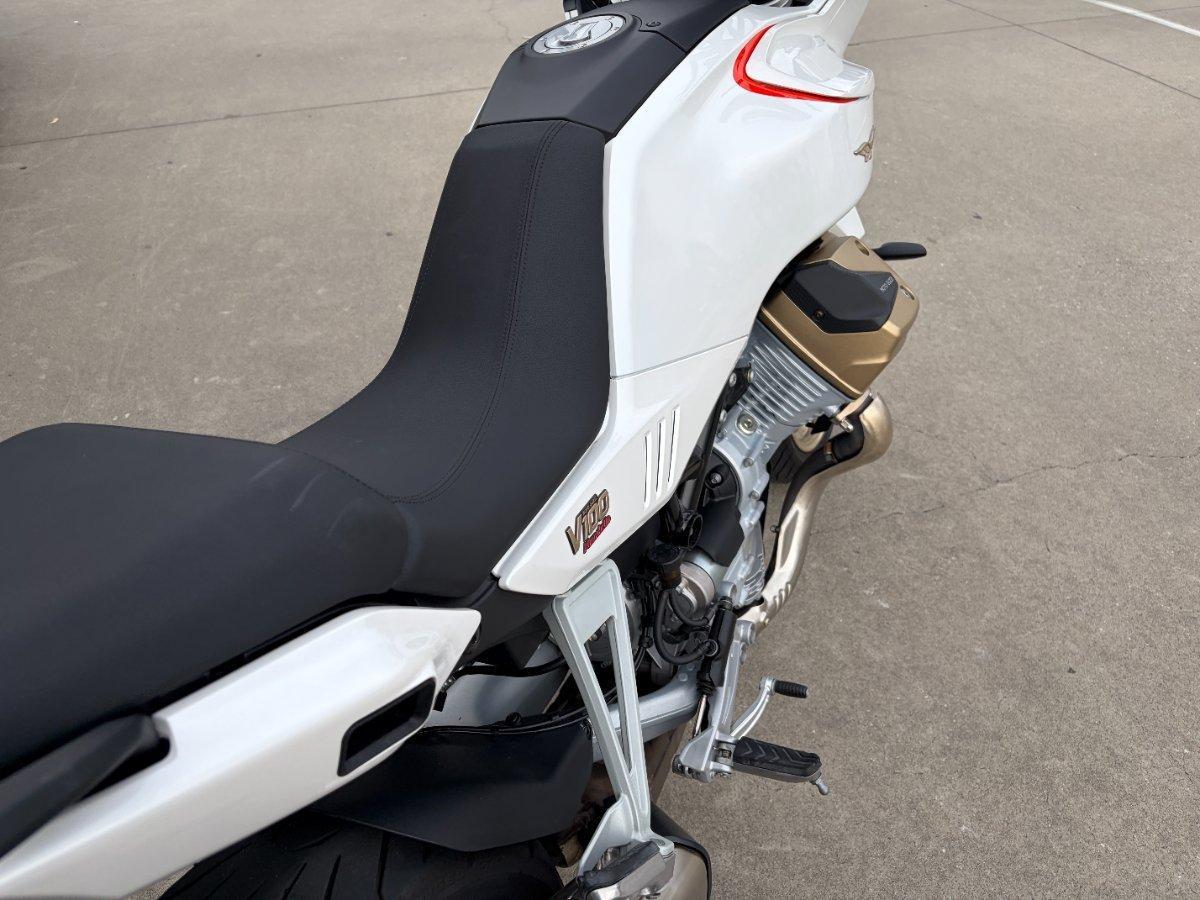 2023 MOTO GUZZI V100 MANDELLO ROAD