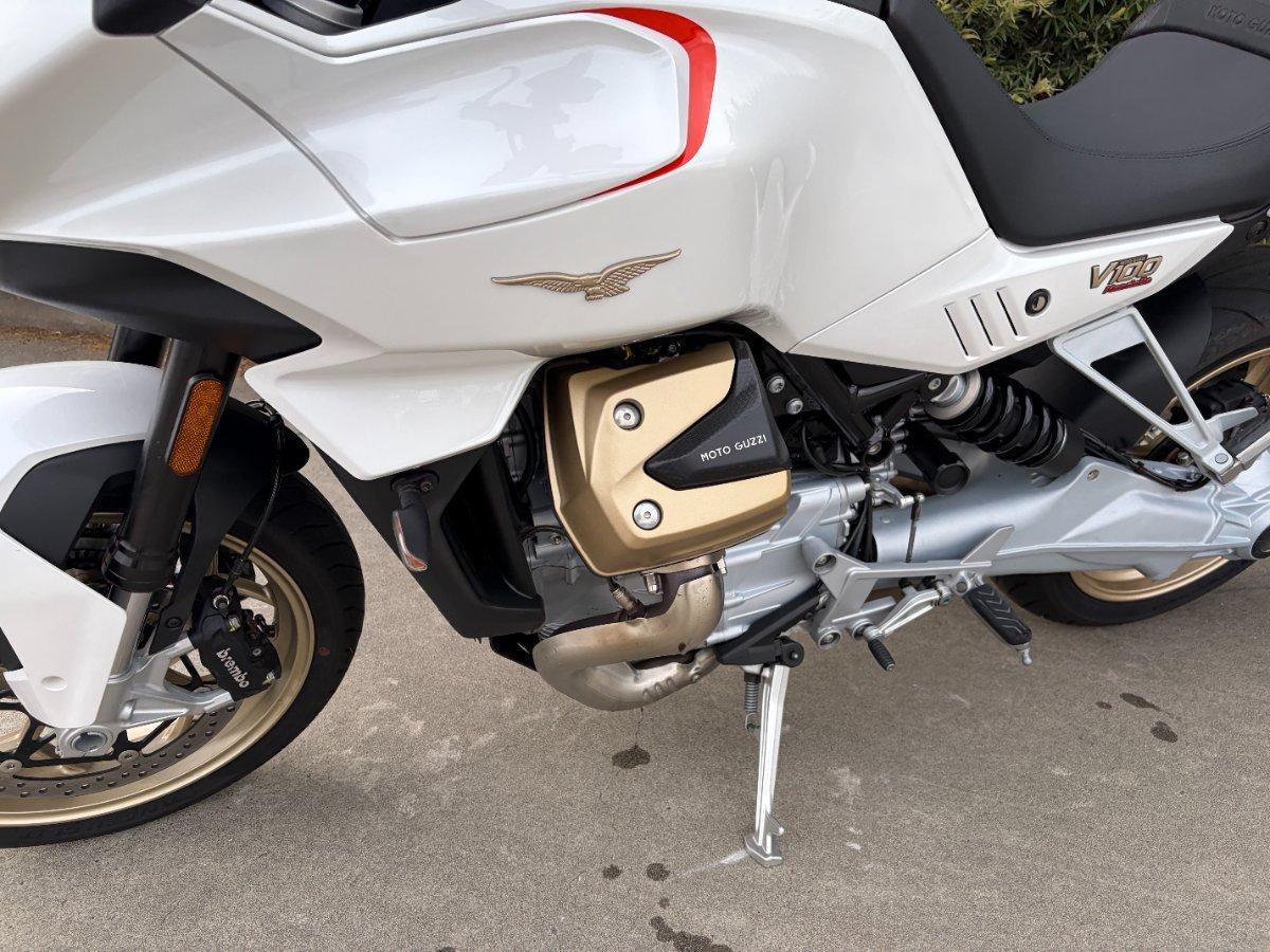 2023 MOTO GUZZI V100 MANDELLO ROAD