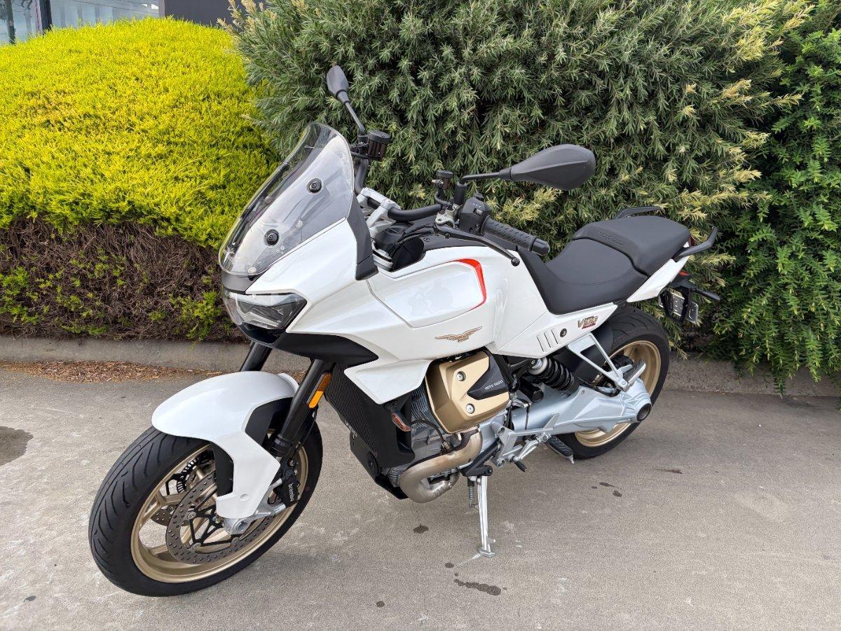 2023 MOTO GUZZI V100 MANDELLO ROAD