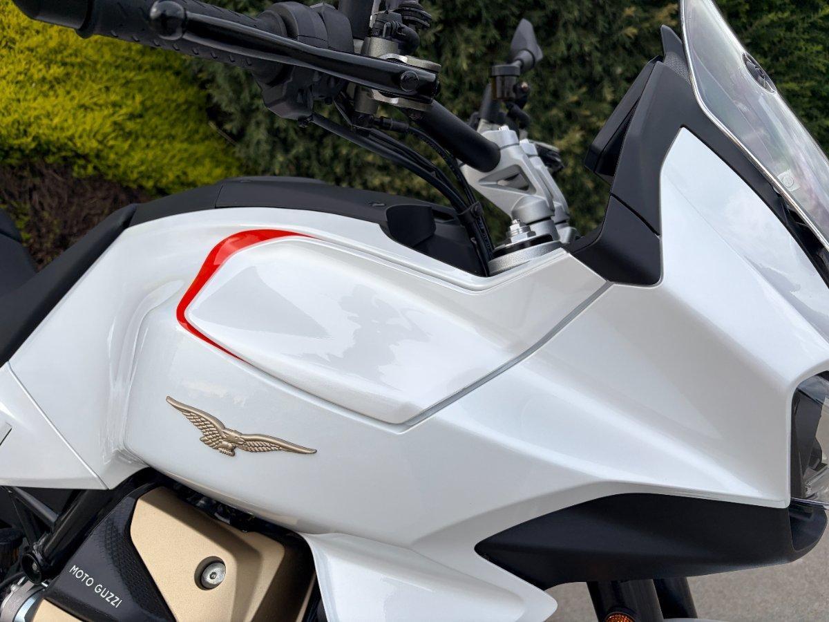 2023 MOTO GUZZI V100 MANDELLO ROAD