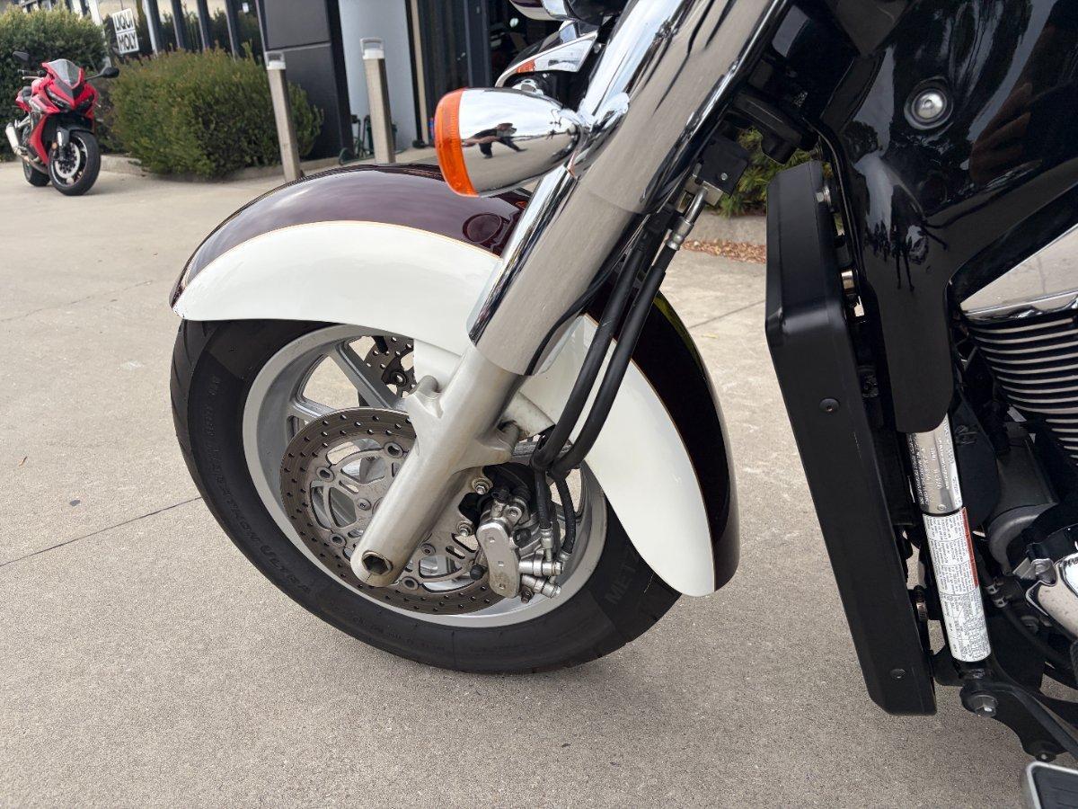 2010 SUZUKI VLR 1800T BOULEVARD (C109RT) CRUISER