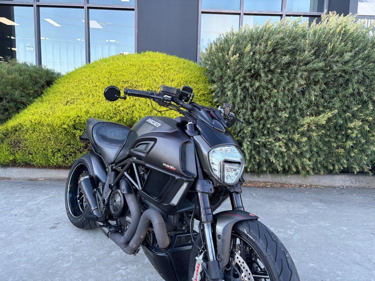 2016 DUCATI DIAVEL CARBON CRUISER