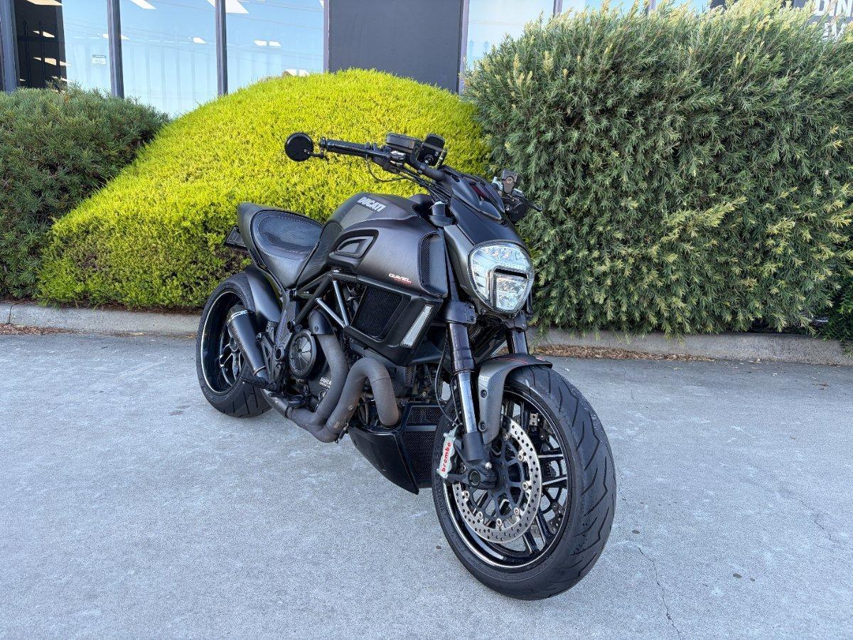 2016 DUCATI DIAVEL CARBON CRUISER