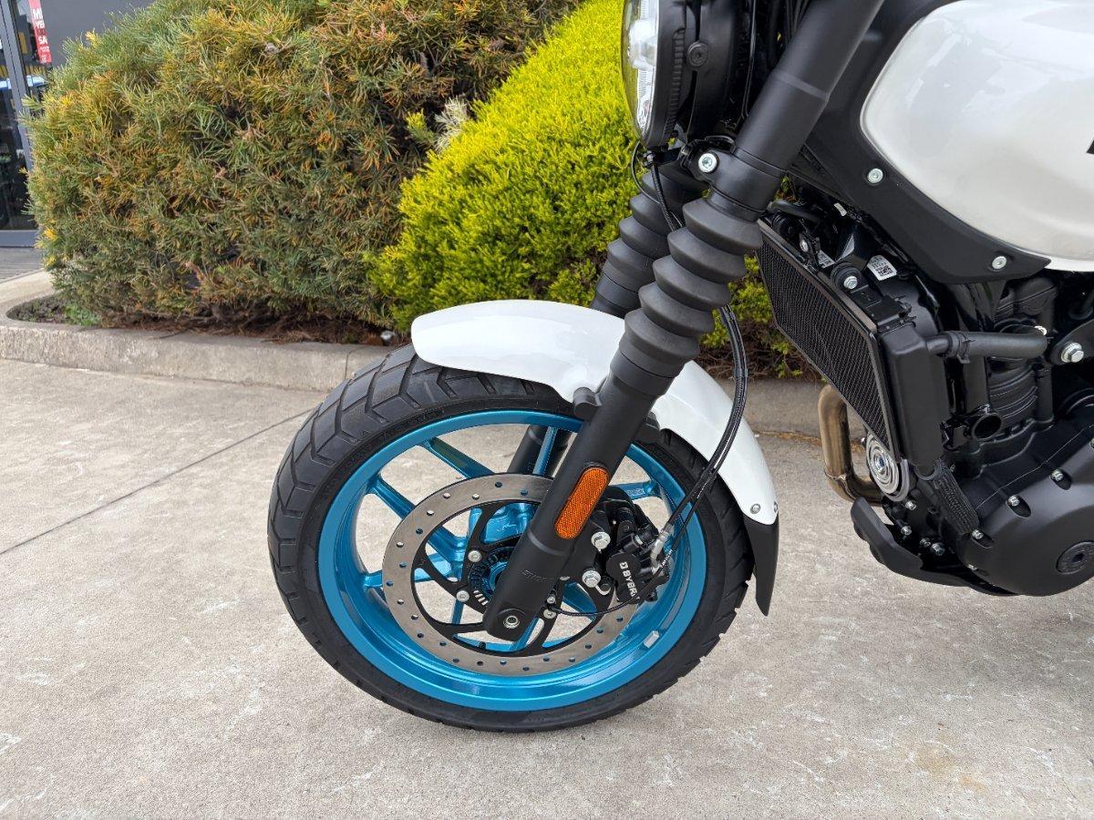 2026 ROYAL ENFIELD GUERILLA 450 ROAD