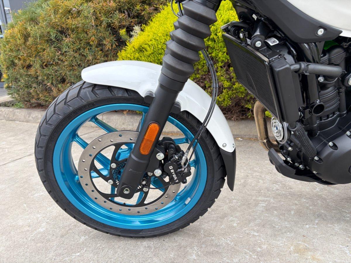 2026 ROYAL ENFIELD GUERILLA 450 ROAD