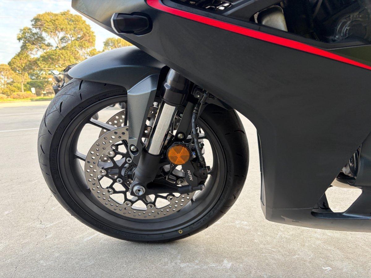 2025 HONDA CBR650R SPORTS