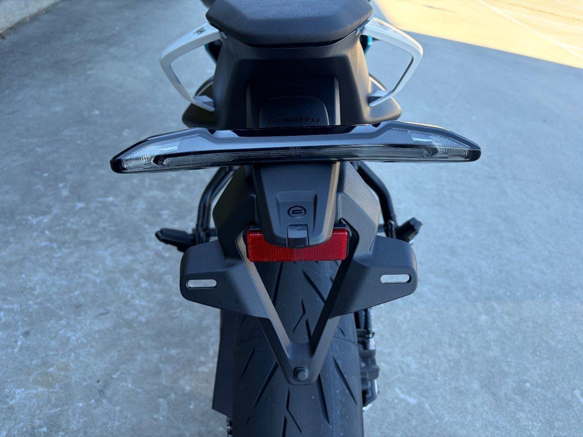 2025 CF MOTO 675 NK ROAD