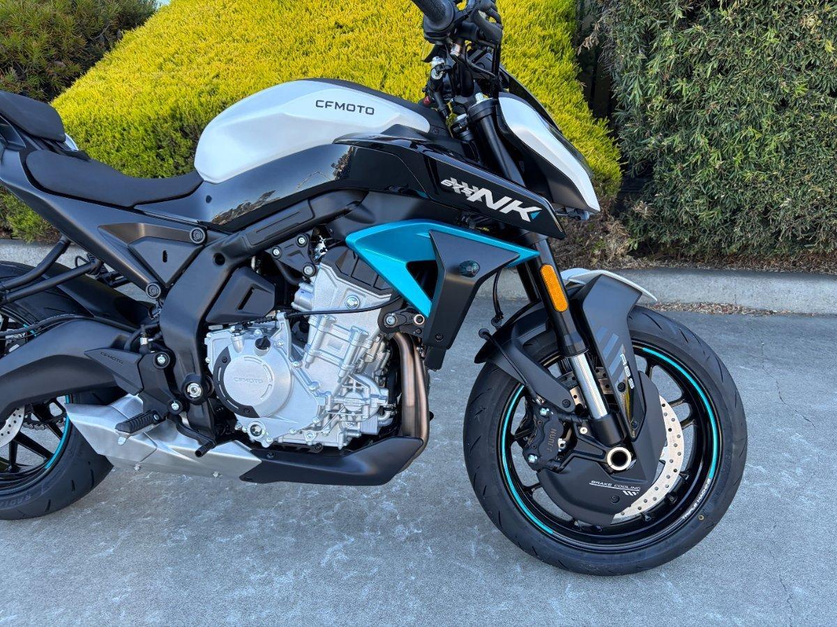 2025 CF MOTO 675 NK ROAD