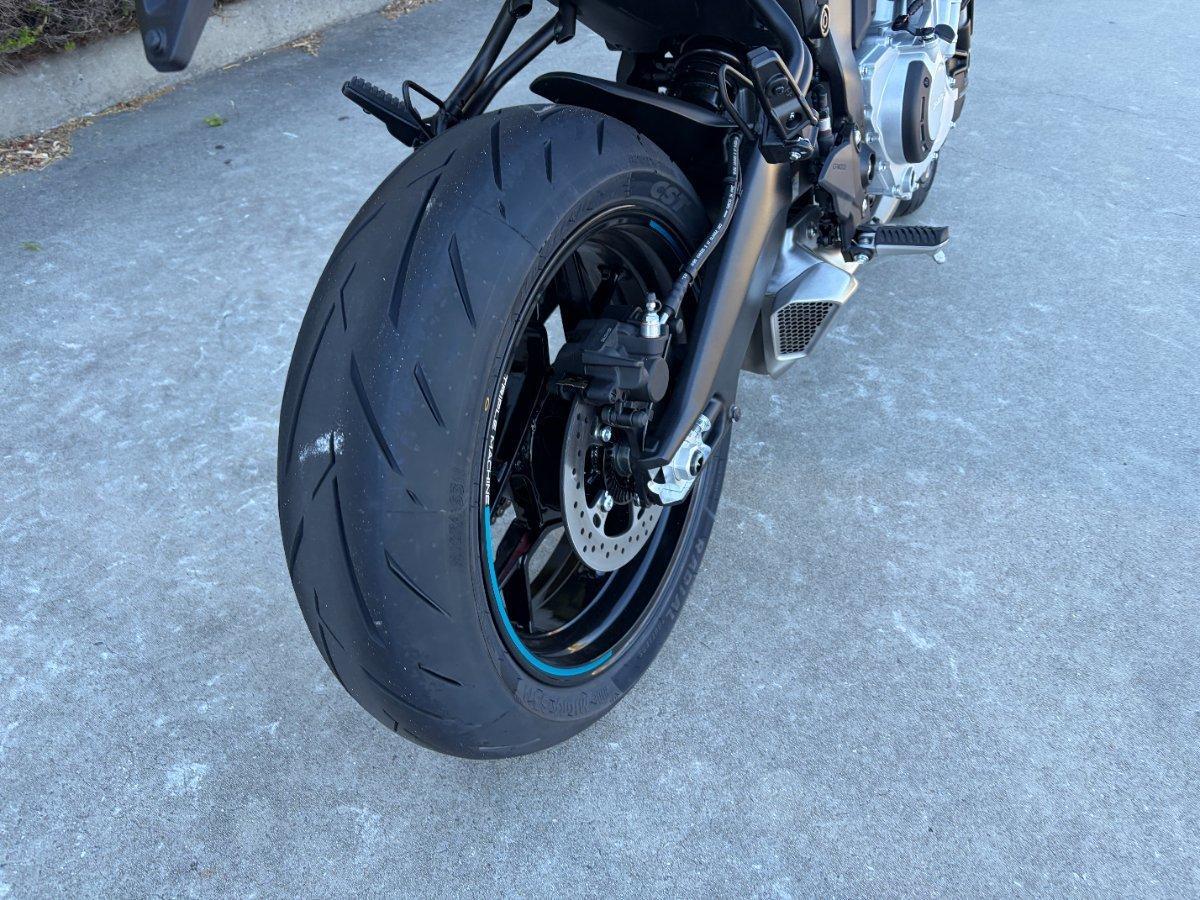 2025 CF MOTO 675 NK ROAD