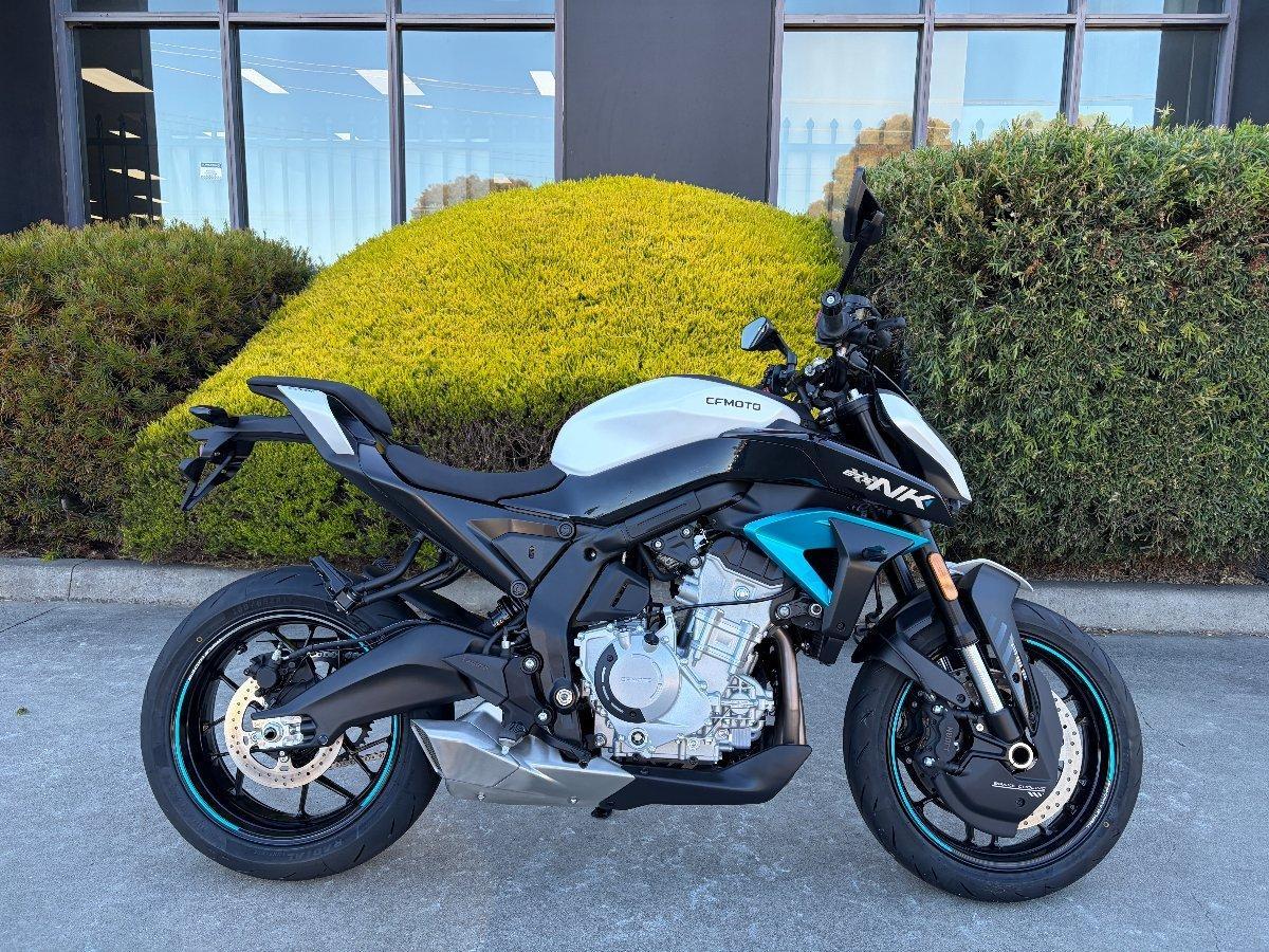 2025 CF MOTO 675 NK ROAD