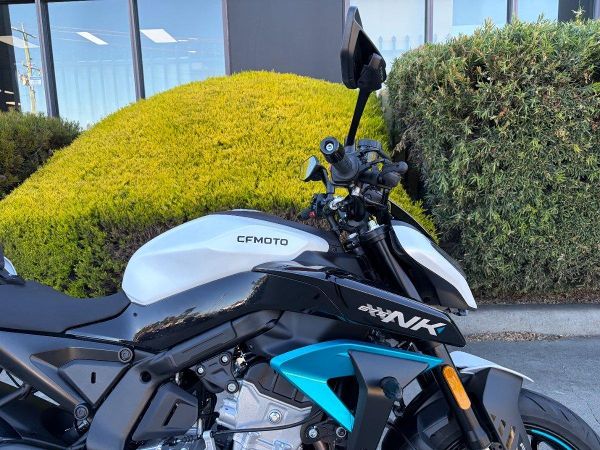 2025 CF MOTO 675 NK ROAD