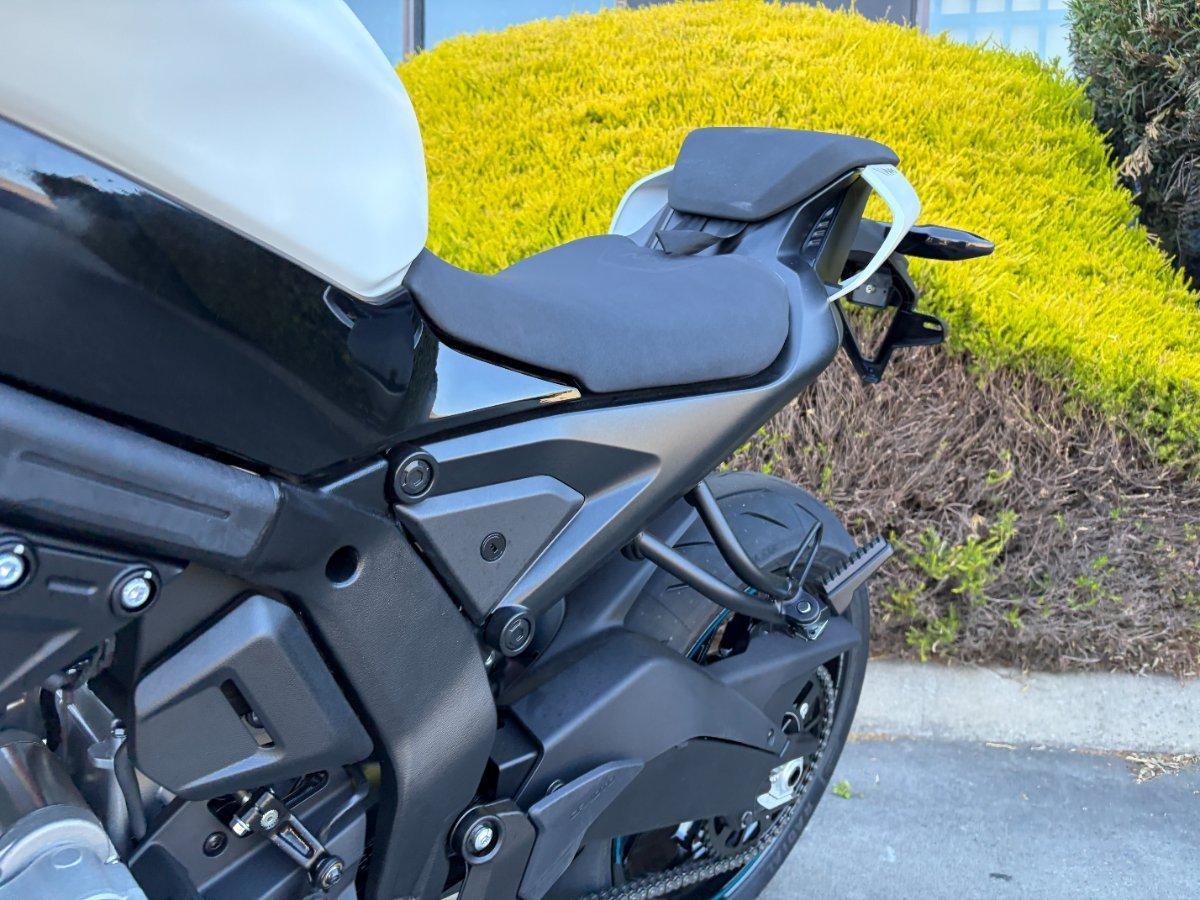 2025 CF MOTO 675 NK ROAD