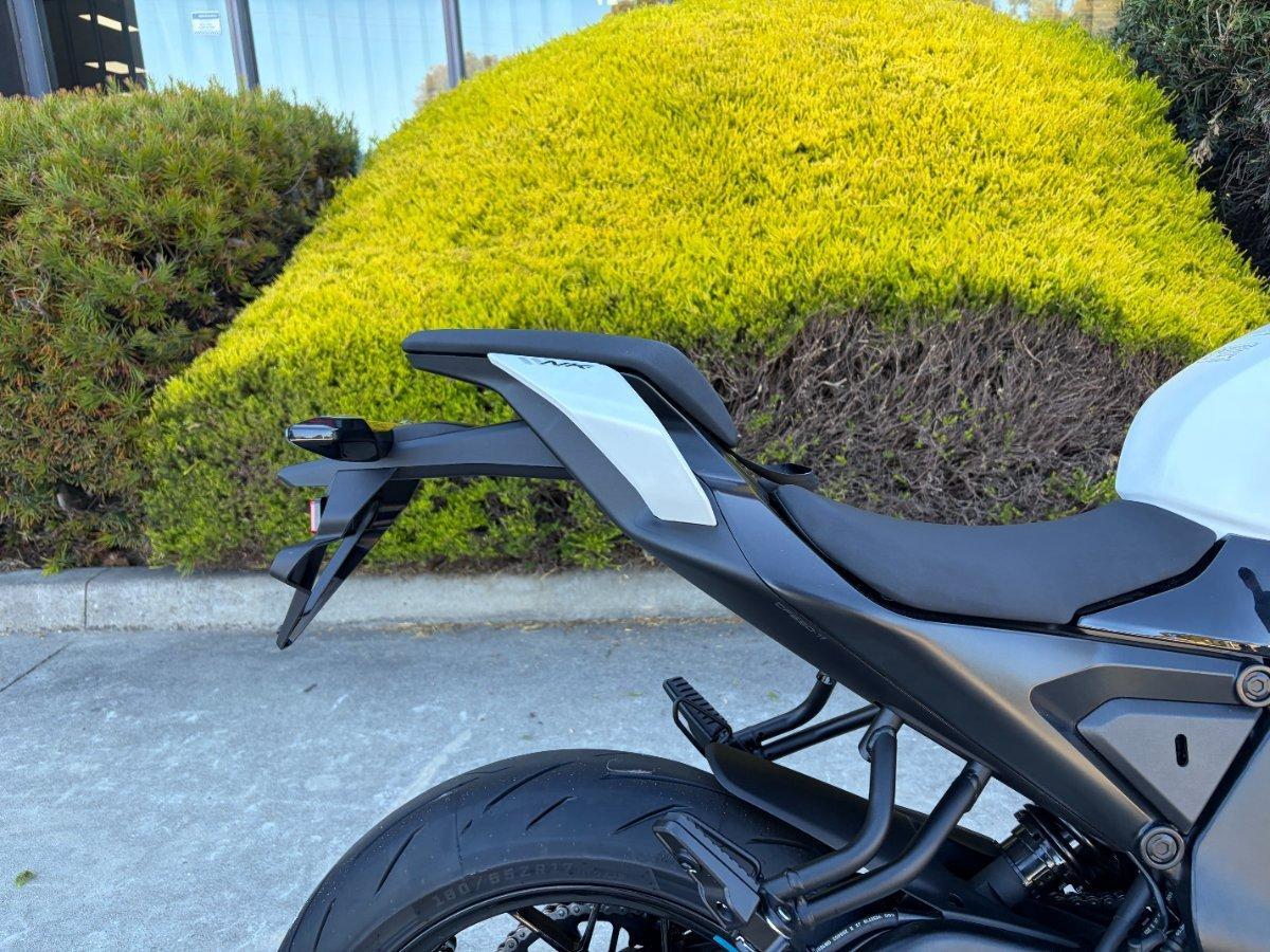2025 CF MOTO 675 NK ROAD