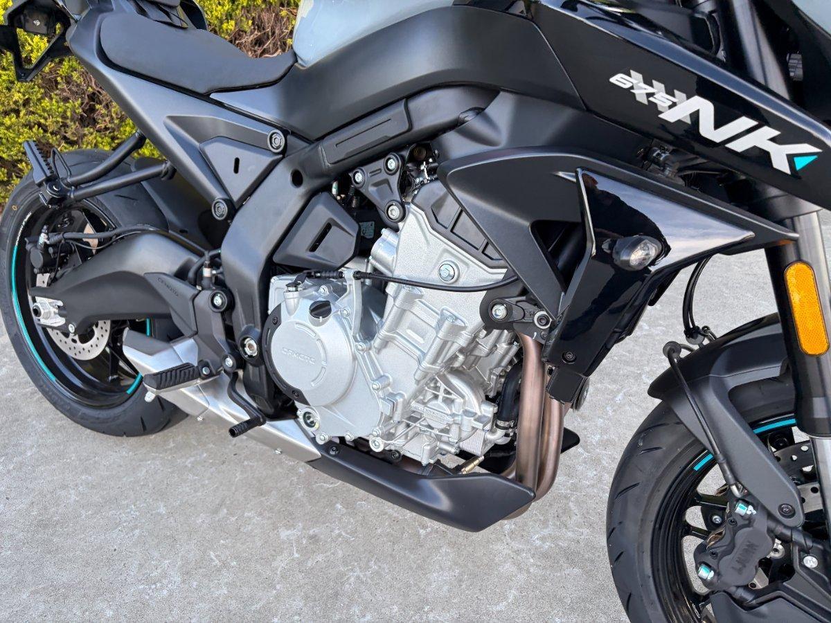 2025 CF MOTO 675 NK ROAD