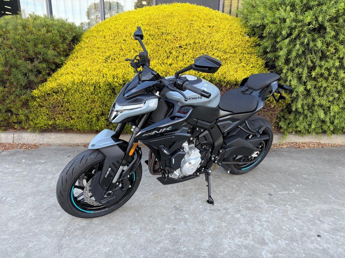 2025 CF MOTO 675 NK ROAD