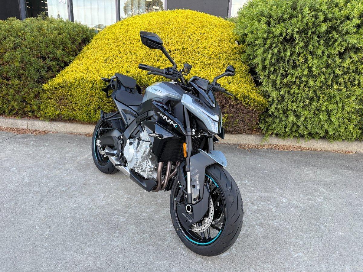 2025 CF MOTO 675 NK ROAD