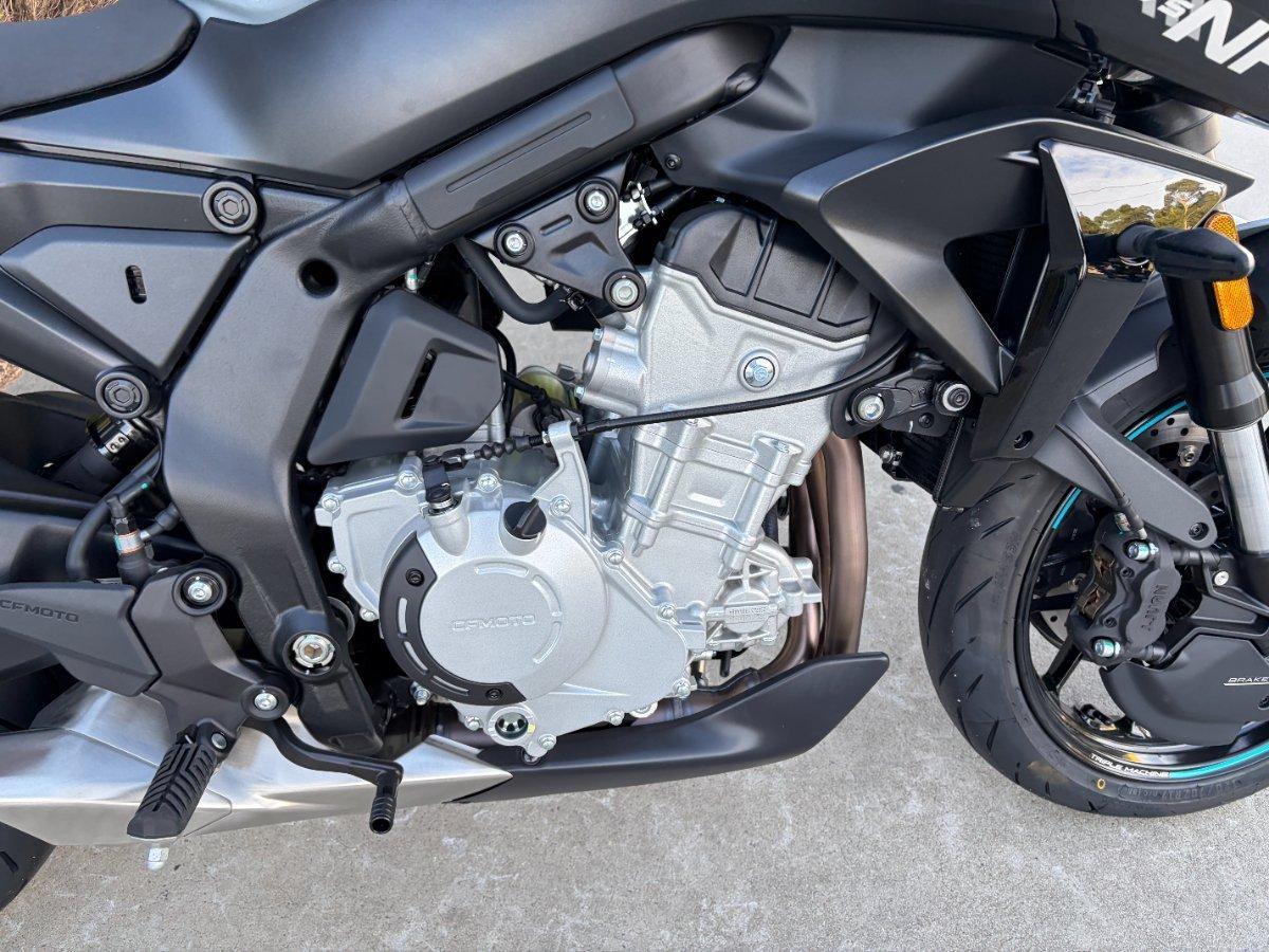 2025 CF MOTO 675 NK ROAD