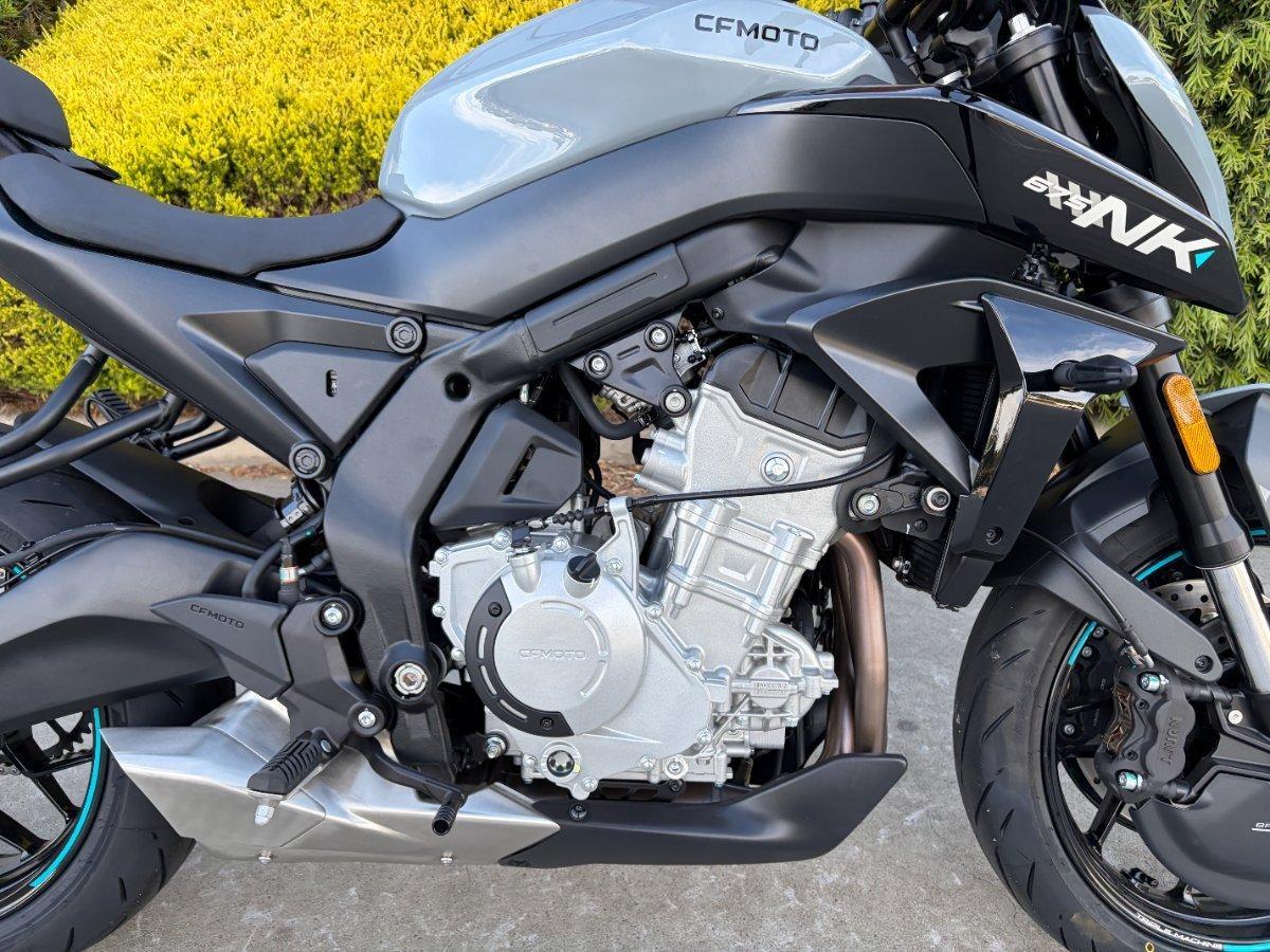 2025 CF MOTO 675 NK ROAD