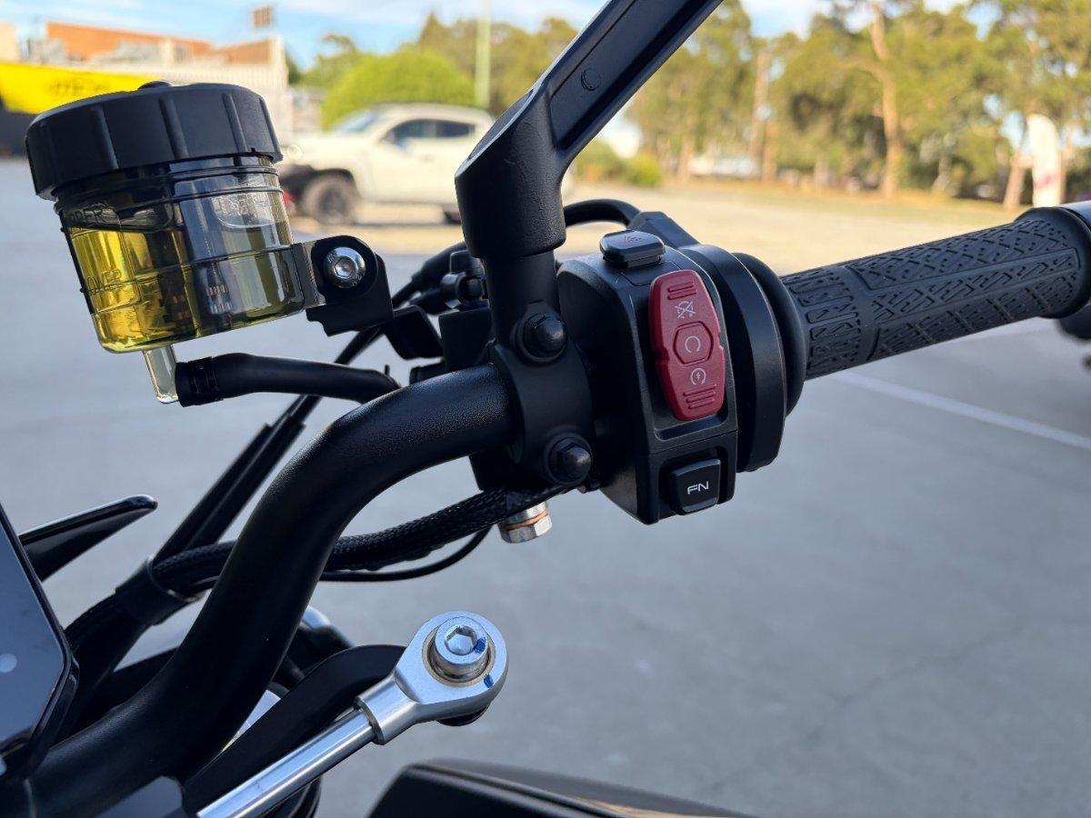 2025 CF MOTO 675 NK ROAD
