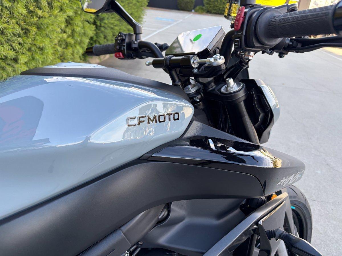2025 CF MOTO 675 NK ROAD