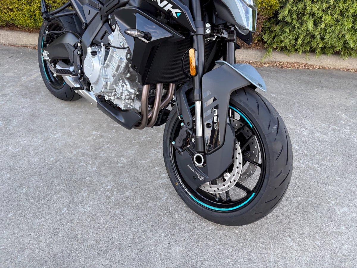 2025 CF MOTO 675 NK ROAD