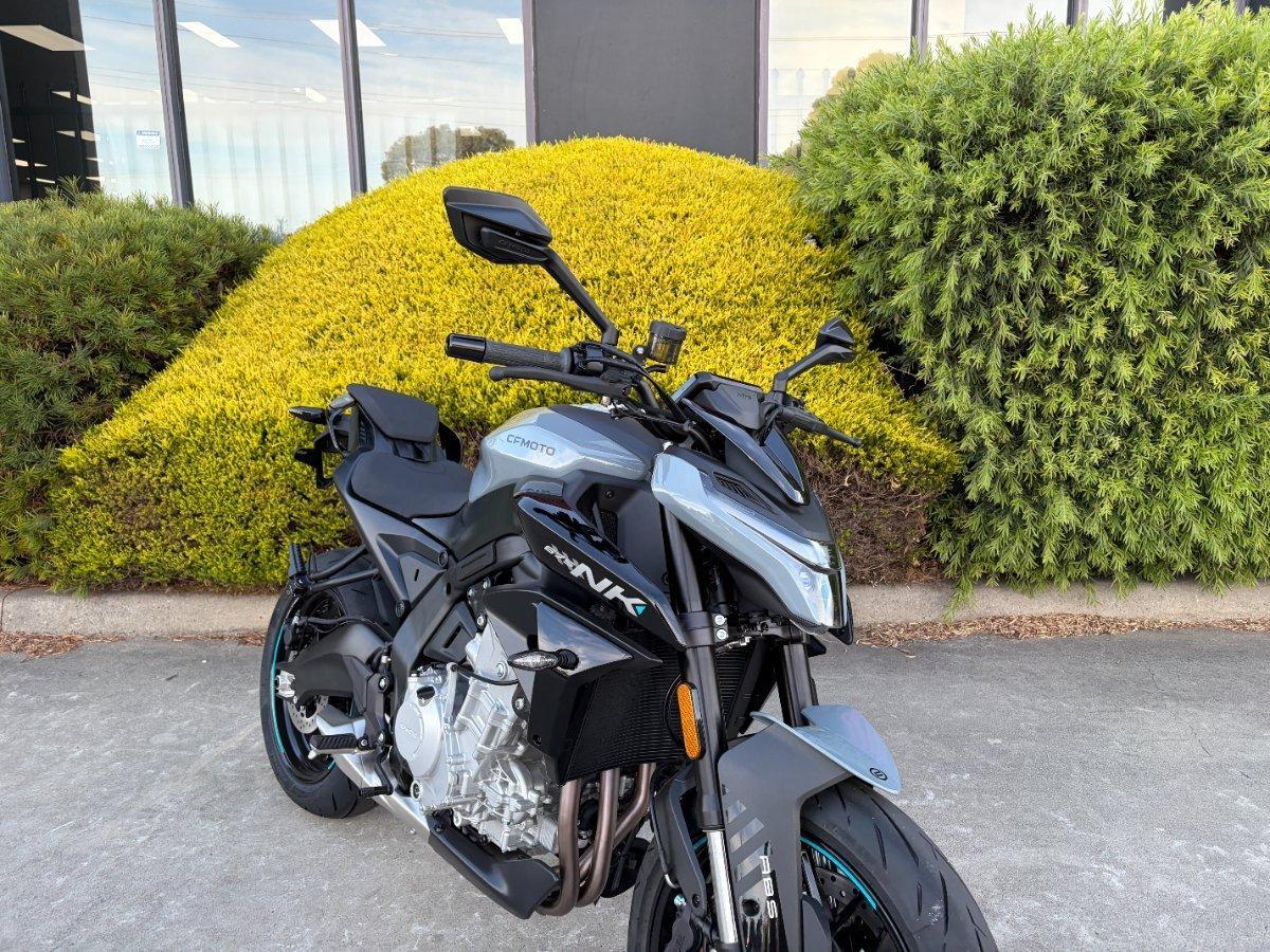2025 CF MOTO 675 NK ROAD