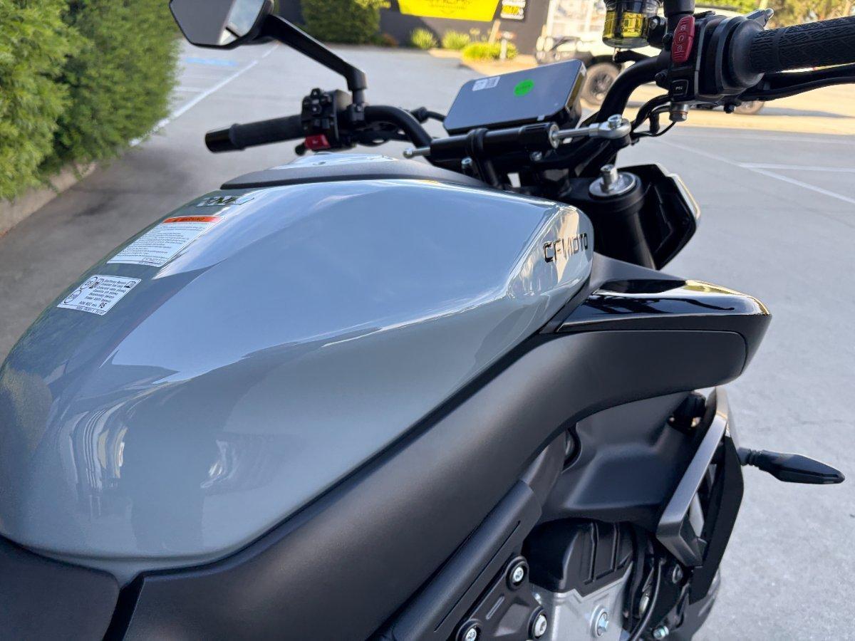 2025 CF MOTO 675 NK ROAD