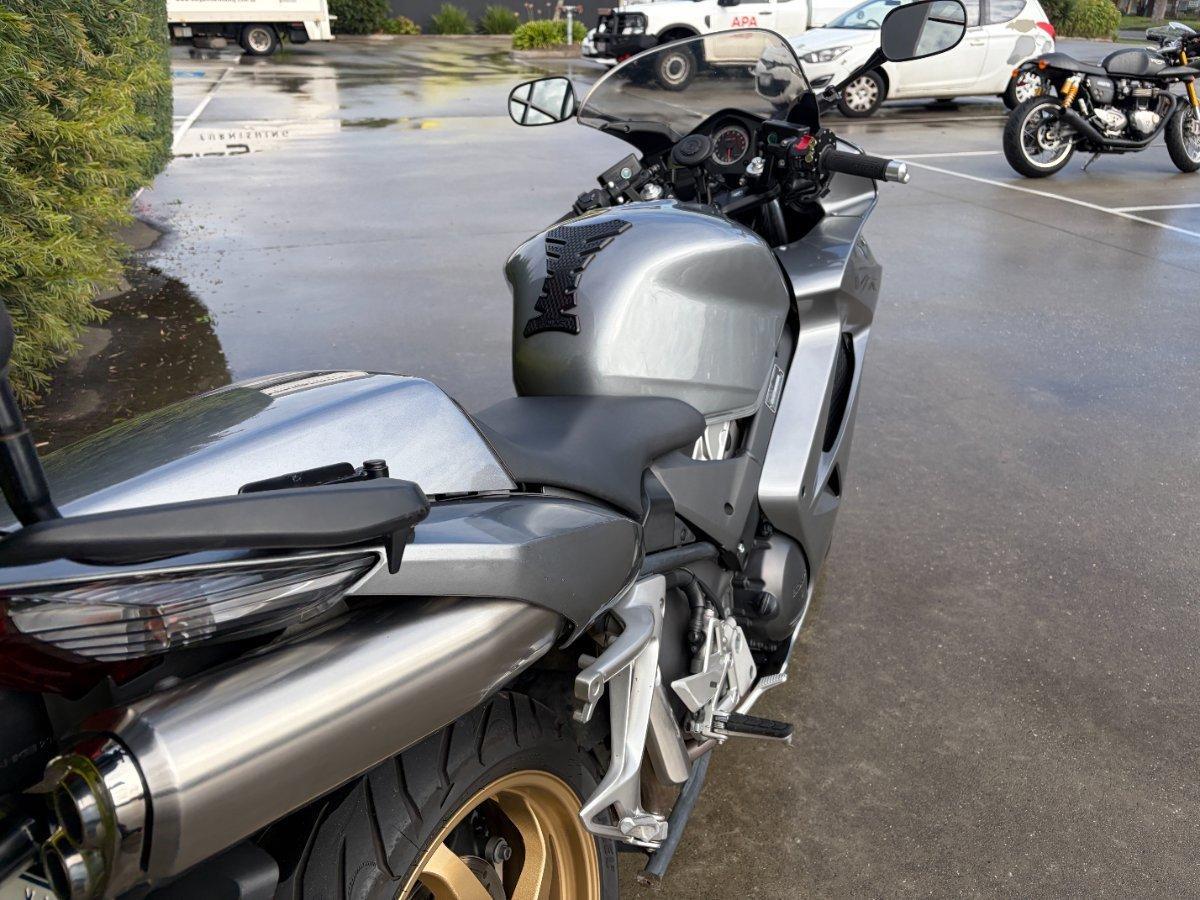 2011 HONDA VFR800F (VFR800FI) SPORTS