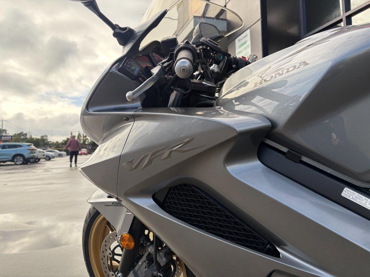 2011 HONDA VFR800F (VFR800FI) SPORTS