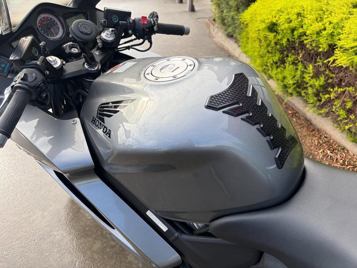 2011 HONDA VFR800F (VFR800FI) SPORTS