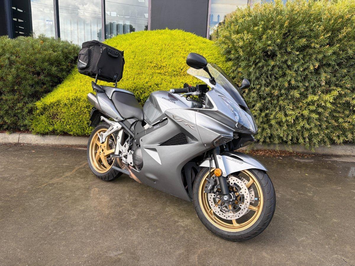 2011 HONDA VFR800F (VFR800FI) SPORTS
