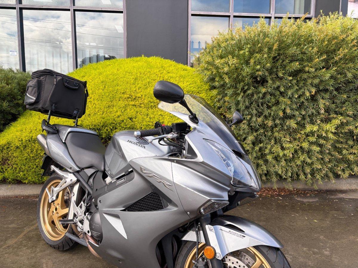 2011 HONDA VFR800F (VFR800FI) SPORTS