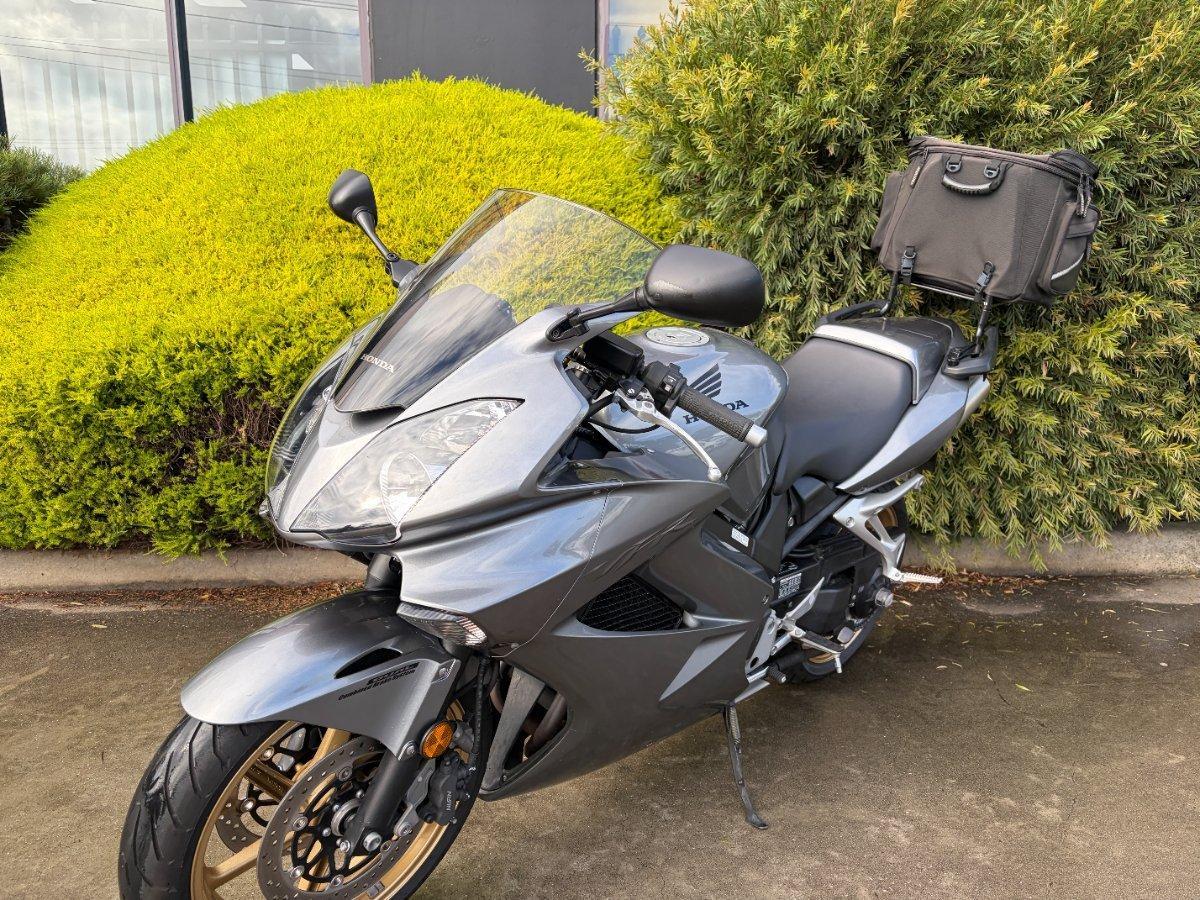 2011 HONDA VFR800F (VFR800FI) SPORTS